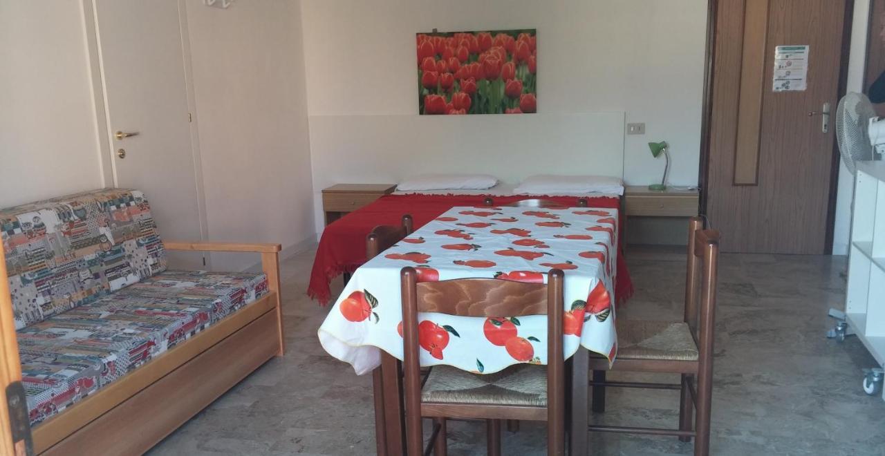 Residence Condominio Roma Eraclea Mare Eksteriør billede